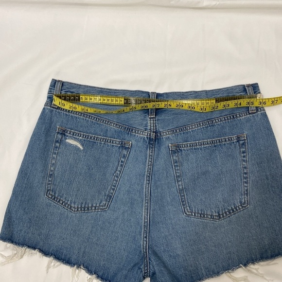 Uniqlo ,Women’s,Blue,Distressed,Short Jeans.Size-10 - Picture 3 of 10